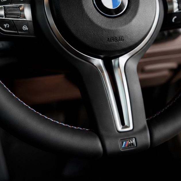 BMW M3 / M6 Style Steering — view 3