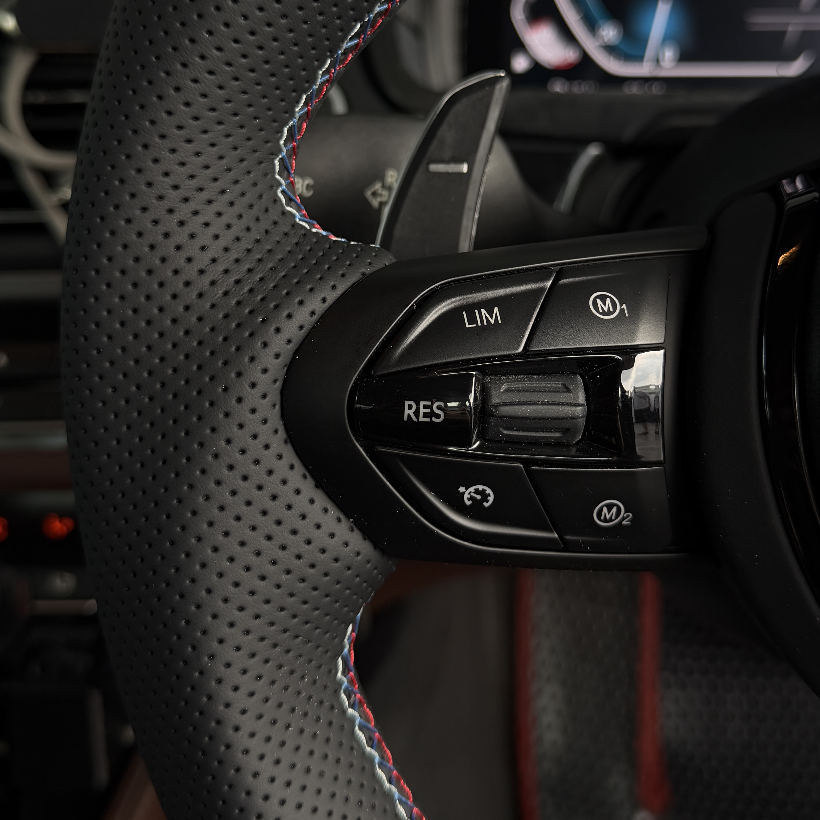 BMW M3 / M6 Style Flat Bottom Steering [Black] — view 2