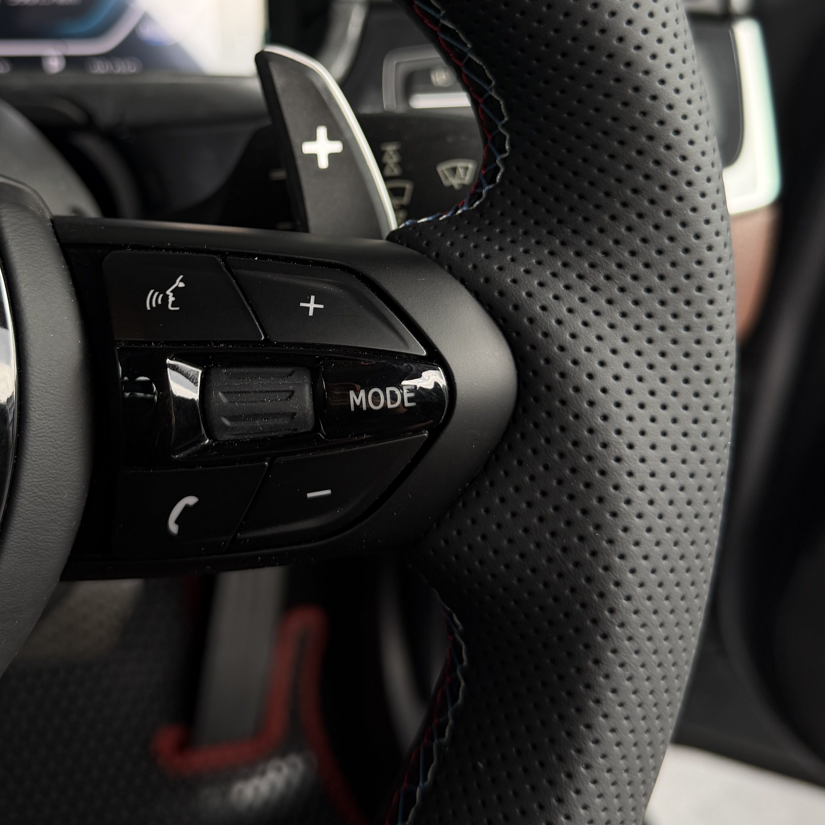 BMW M3 / M6 Style Flat Bottom Steering [Black] — view 3